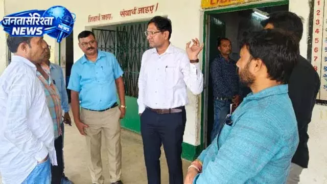 स्मार्ट क्लास बनी विवाद का कारण, ग्रामीण नाराज स्मार्ट क्लास बनी विवाद का कारण, ग्रामीण नाराज