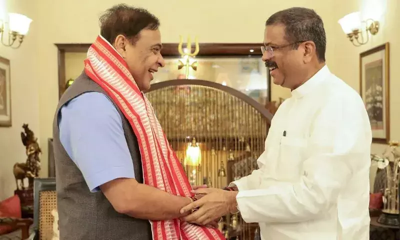 हिमंत बिस्वा सरमा ने की धर्मेंद्र प्रधान के कार्यकाल की सराहना हिमंत बिस्वा सरमा ने की धर्मेंद्र प्रधान के कार्यकाल की सराहना