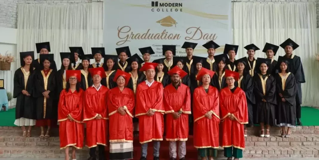 Nagaland : मॉडर्न कॉलेज में ग्रेजुएशन डे समारोह आयोजित किया गया Nagaland : मॉडर्न कॉलेज में ग्रेजुएशन डे समारोह आयोजित किया गया