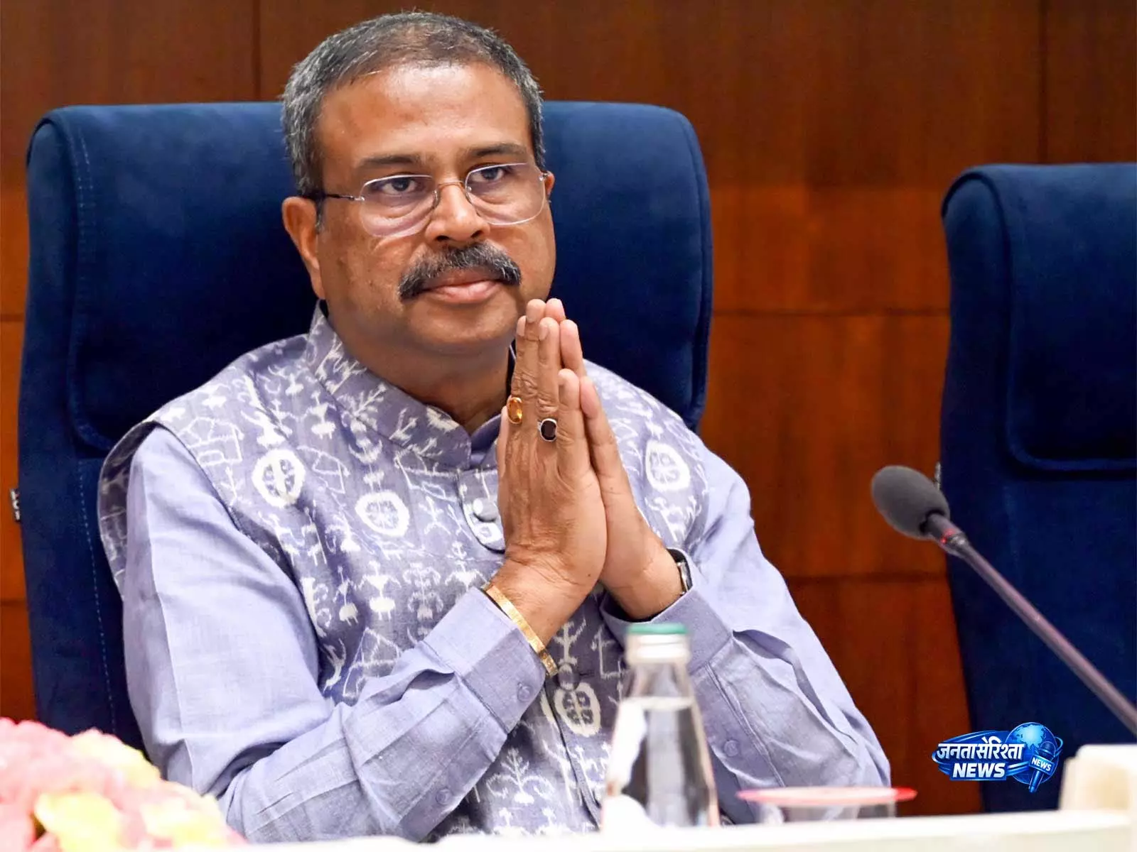 धर्मेंद्र प्रधान के इस्तीफे पर केरल CM बोले, Gen Z की जीत धर्मेंद्र प्रधान के इस्तीफे पर केरल CM बोले, Gen Z की जीत