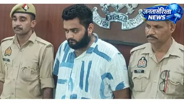 आगरा का इनामी स्क्रैप कारोबारी पुलिस के शिकंजे में आगरा का इनामी स्क्रैप कारोबारी पुलिस के शिकंजे में