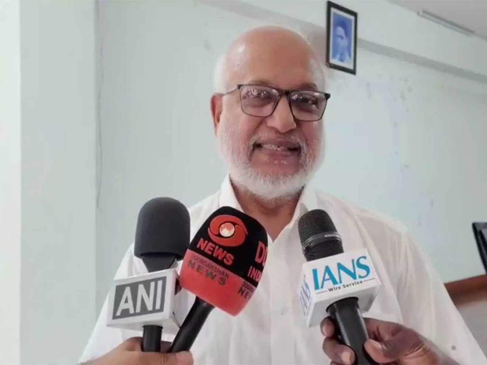 धर्मेंद्र प्रधान के इस्तीफे पर CPI(M) नेता एमए बेबी बोले, छात्रों की ऐतिहासिक जीत धर्मेंद्र प्रधान के इस्तीफे पर CPI(M) नेता एमए बेबी बोले, छात्रों की ऐतिहासिक जीत