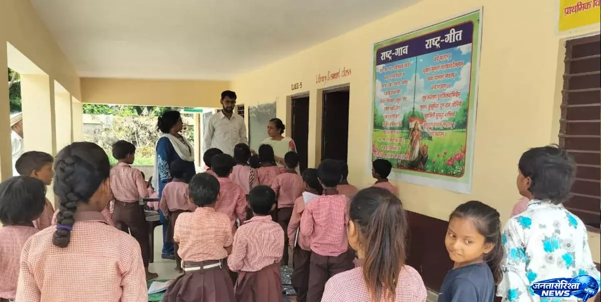 यूपी में छात्रों के लिए नई पहल, स्कूलों में रखे जाएंगे वोकेशनल ट्रेनर यूपी में छात्रों के लिए नई पहल, स्कूलों में रखे जाएंगे वोकेशनल ट्रेनर
