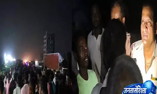 पटना में दर्दनाक सड़क हादसा: तेज रफ्तार ट्रक ने ली दो की जान, ग्रामीणों का फूटा गुस्सा पटना में दर्दनाक सड़क हादसा: तेज रफ्तार ट्रक ने ली दो की जान, ग्रामीणों का फूटा गुस्सा