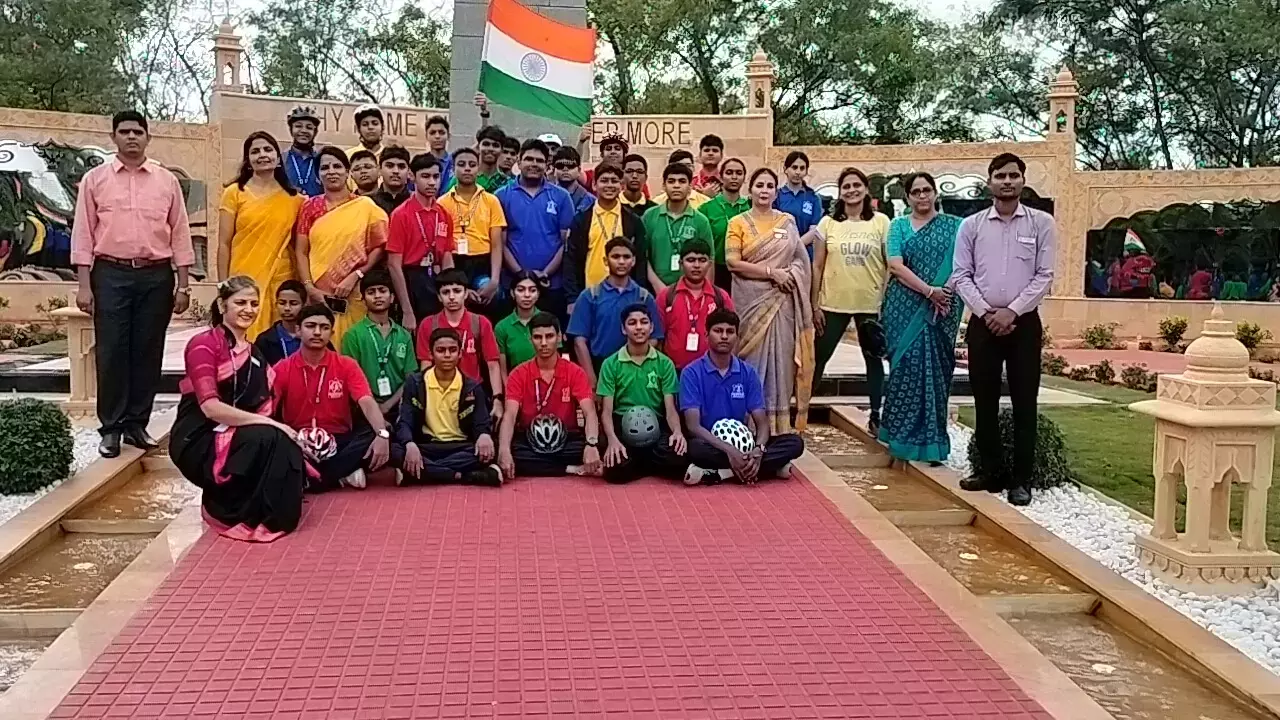 Hyderabad ने युद्ध स्मारक तक साइकिल रैली के साथ 27वां कारगिल विजय दिवस मनाया