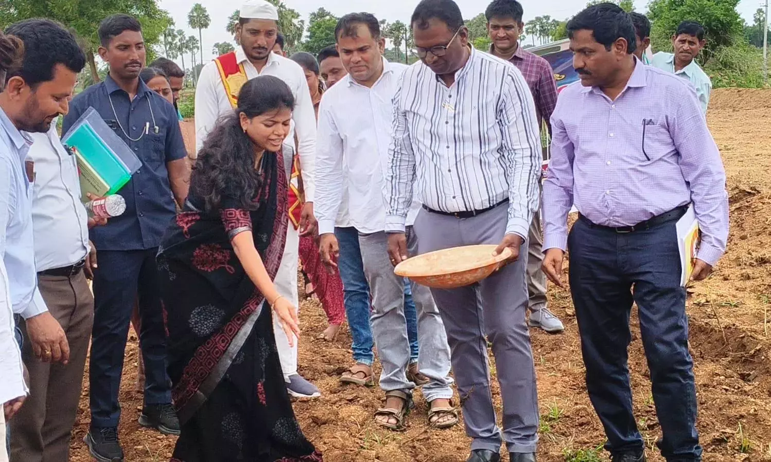 फसल विविधीकरण किसानों की समृद्धि की कुंजी: महबुबाबाद कलेक्टर फसल विविधीकरण किसानों की समृद्धि की कुंजी: महबुबाबाद कलेक्टर