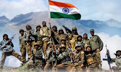 कारगिल विजय दिवस पर मुख्यमंत्रियों और उपमुख्यमंत्रियों ने वीर जवानों को नमन करते हुए किया याद कारगिल विजय दिवस पर मुख्यमंत्रियों और उपमुख्यमंत्रियों ने वीर जवानों को नमन करते हुए किया याद
