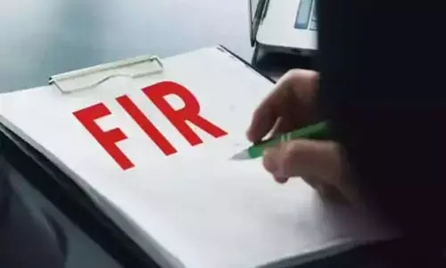टोनही कहकर परिवार को समाज से निकाला, गांव के 23 लोगों पर FIR दर्ज टोनही कहकर परिवार को समाज से निकाला, गांव के 23 लोगों पर FIR दर्ज