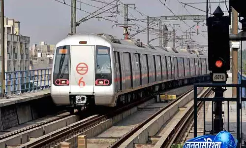 प्रदर्शन समाप्त होते ही Delhi मेट्रो ने खोले स्टेशन
