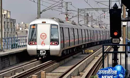 Delhi चार दिन बाद सभी 18 मेट्रो स्टेशन फिर से खुल गए Delhi चार दिन बाद सभी 18 मेट्रो स्टेशन फिर से खुल गए
