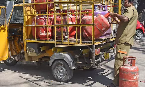 इंडियन ऑयल का नया हल्का LPG सिलेंडर लॉन्च
