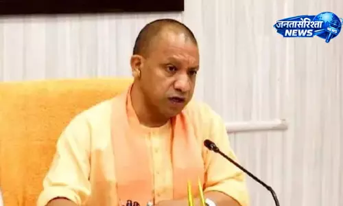 CM योगी आदित्यनाथ का सादा खान-पान चर्चा में, जनसभा के बाद लिया हल्का भोजन