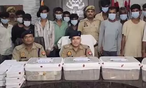हरदोई में व्यापारी के घर हुई 1.29 करोड़ की चोरी का खुलासा, तीन नौकर समेत 14 आरोपी गिरफ्तार हरदोई में व्यापारी के घर हुई 1.29 करोड़ की चोरी का खुलासा, तीन नौकर समेत 14 आरोपी गिरफ्तार