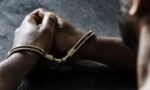 नेपाल से बिहार के रास्ते चरस तस्करी का खुलासा, 13 किलो मादक पदार्थ के साथ तस्कर गिरफ्तार नेपाल से बिहार के रास्ते चरस तस्करी का खुलासा, 13 किलो मादक पदार्थ के साथ तस्कर गिरफ्तार