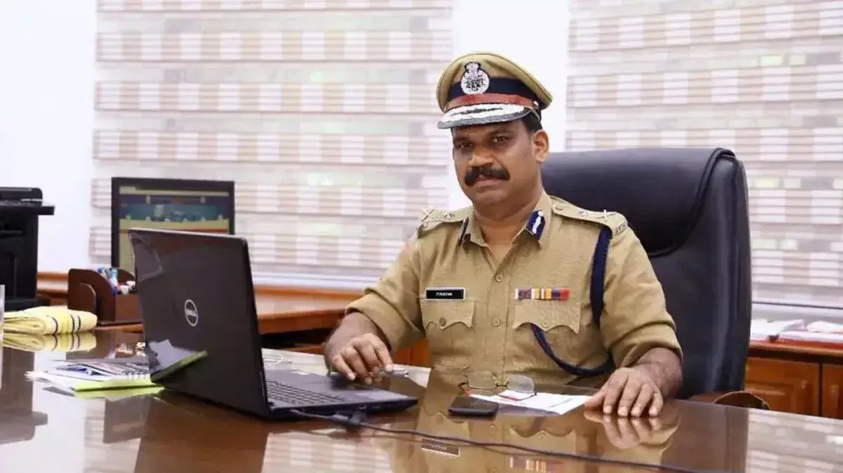 Kerala: एडीजीपी अजित कुमार को बड़ा झटका, पी. विजयन को सरकार ने दी क्लीन चिट Kerala: एडीजीपी अजित कुमार को बड़ा झटका, पी. विजयन को सरकार ने दी क्लीन चिट