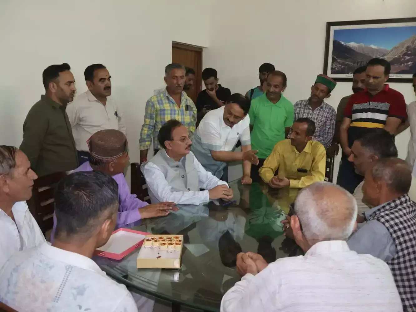 Nahan: शिलाई दौरे पर उद्योग मंत्री, विभागीय कार्यों और आपदा तैयारियों की समीक्षा