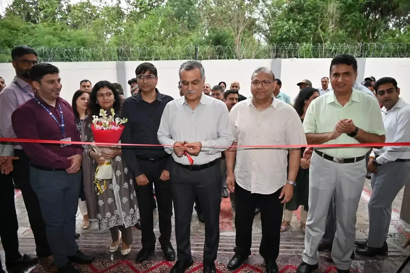 Jammu: निःशुल्क मेडिकल जांच शिविर में लोगों को मिली स्वास्थ्य सलाह