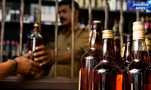 तमिलनाडु में शराब की दुकानों पर ओवरचार्जिंग रोकने की तैयारी तमिलनाडु में शराब की दुकानों पर ओवरचार्जिंग रोकने की तैयारी