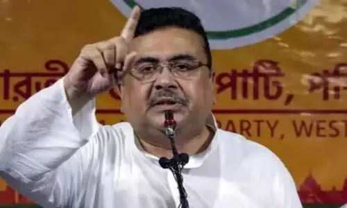 Kolkata: अन्नपूर्णा भंडार योजना को लेकर सीएम ने भाजपा विधायकों को दिया विशेष पेन ड्राइव