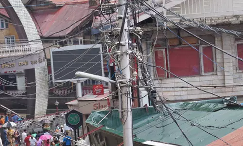 Shimla: शिमला की सड़कों से हटेंगे बिजली के तार, जमीन के नीचे बिछेगा नेटवर्क Shimla: शिमला की सड़कों से हटेंगे बिजली के तार, जमीन के नीचे बिछेगा नेटवर्क