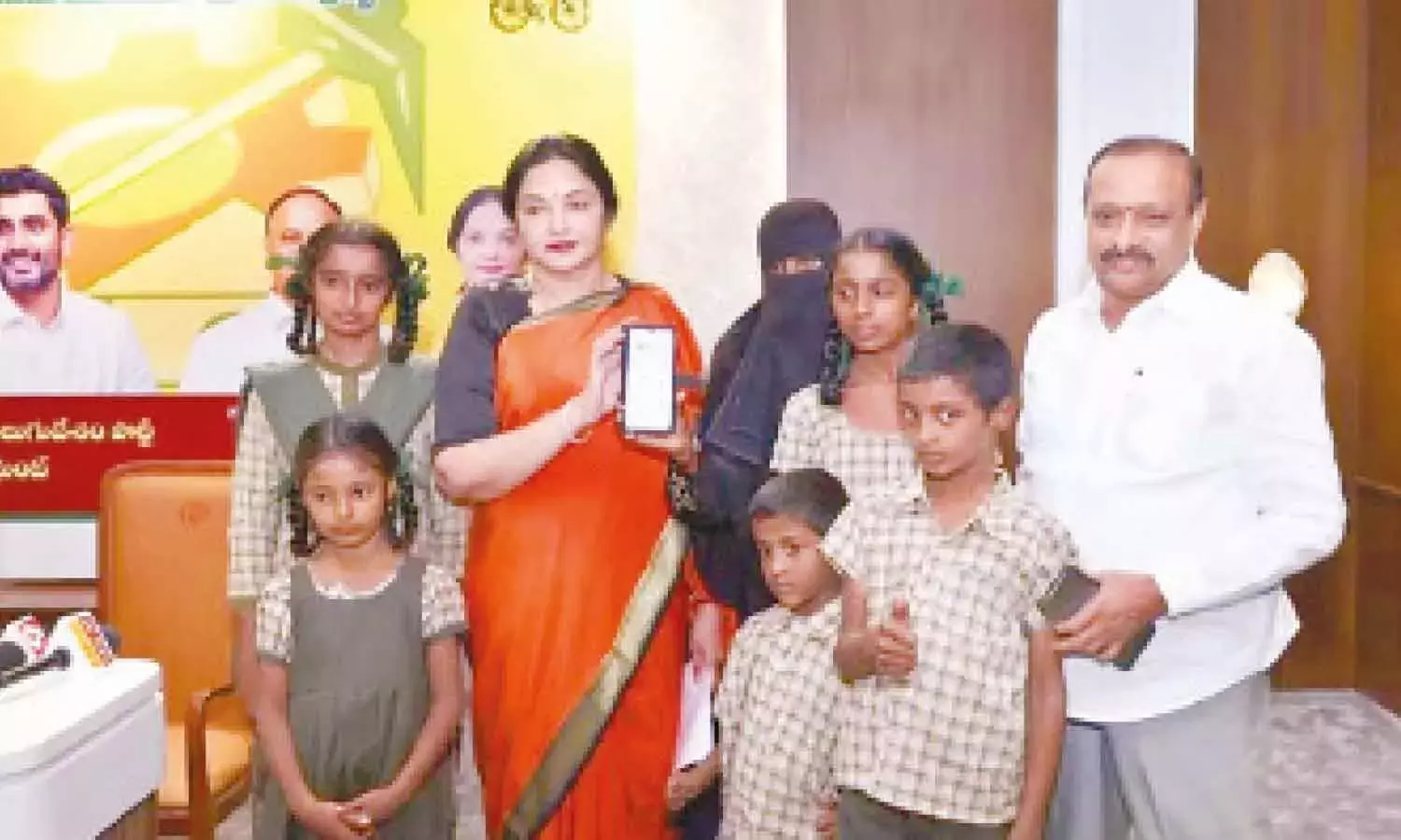 Andhra: 5 बच्चों वाले नेल्लोर परिवार को टीवीएस के तहत 65,000 रुपये मिलते हैं