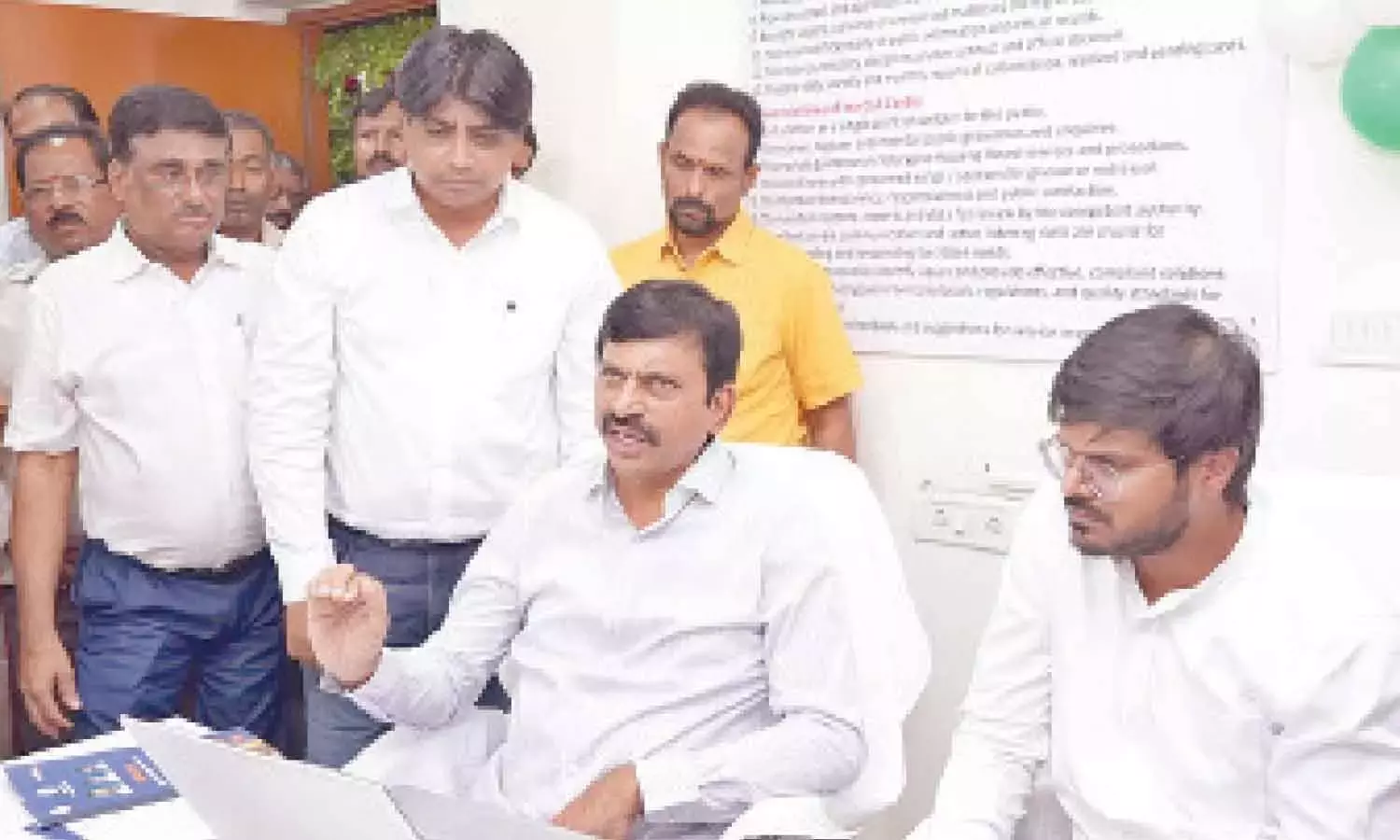 CURE क्षेत्र के आवेदकों के लिए इंदिराम्मा हाउसिंग हेल्पलाइन शुरू की गई CURE क्षेत्र के आवेदकों के लिए इंदिराम्मा हाउसिंग हेल्पलाइन शुरू की गई