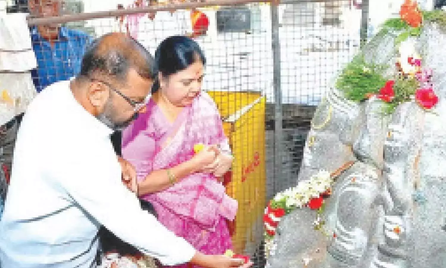Telangana: राजेंद्र रेड्डी बारिश, शांति और समृद्धि के लिए पवित्र प्रार्थना करते हैं Telangana: राजेंद्र रेड्डी बारिश, शांति और समृद्धि के लिए पवित्र प्रार्थना करते हैं