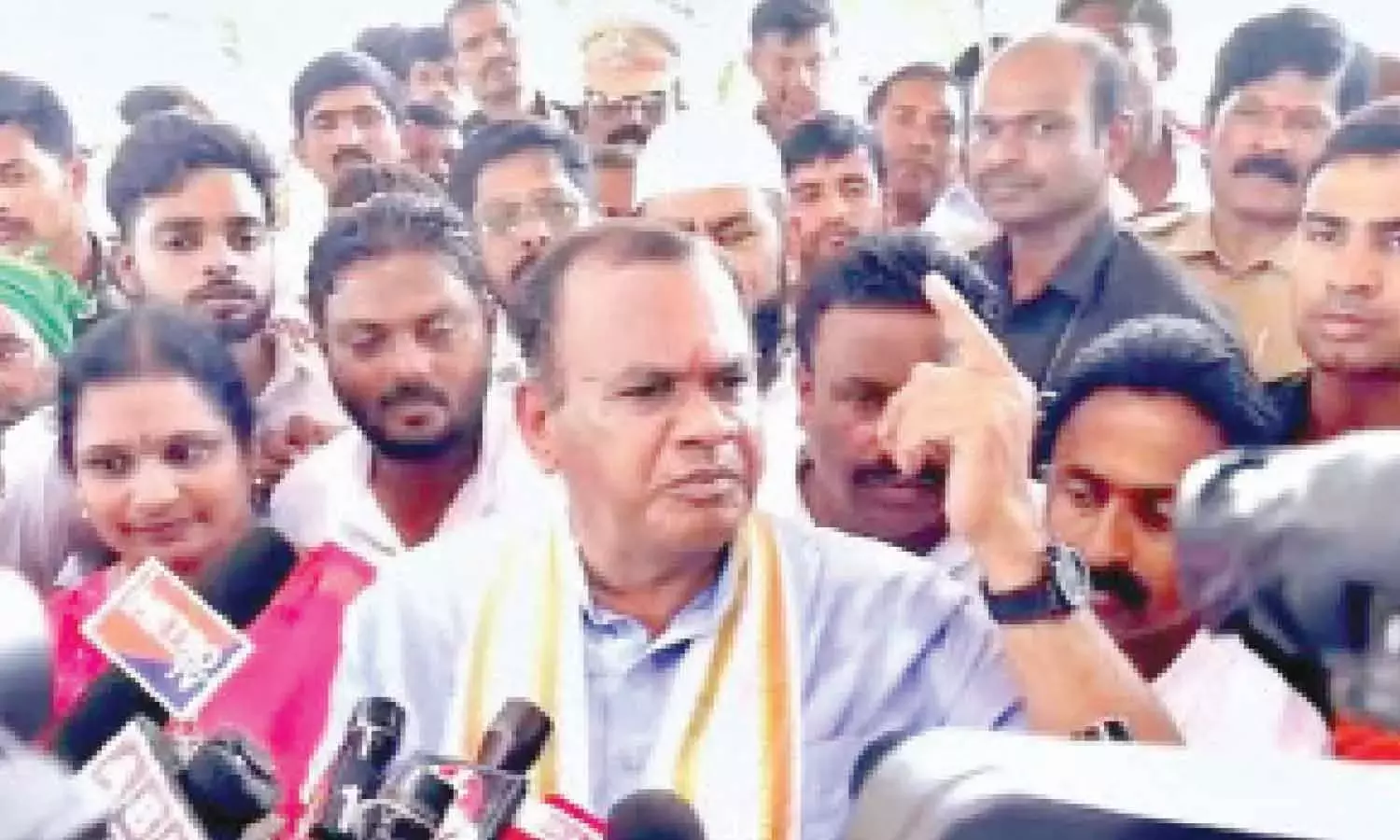 Telangana: नलगोंडा को सड़कों, फ्लाईओवरों और ओआरआर के साथ बड़े पैमाने पर विकास को बढ़ावा मिला है Telangana: नलगोंडा को सड़कों, फ्लाईओवरों और ओआरआर के साथ बड़े पैमाने पर विकास को बढ़ावा मिला है