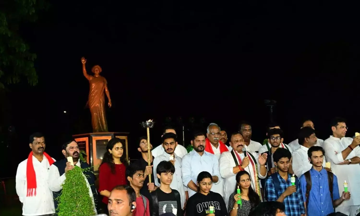 विधायक, सांसद के लिए चुनाव लड़ने की उम्र 25 से घटाकर 21 करने के लिए संविधान में संशोधन करें