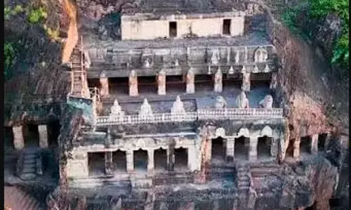 उंडावल्ली गुफाओं में शुरू हुआ दो दिवसीय तेलुगु महोत्सव उंडावल्ली गुफाओं में शुरू हुआ दो दिवसीय तेलुगु महोत्सव