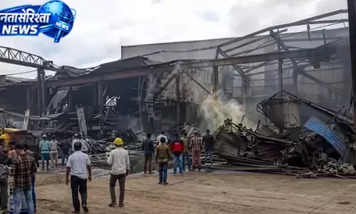 असम में दर्दनाक हादसा, फैक्ट्री विस्फोट से मचा हड़कंप असम में दर्दनाक हादसा, फैक्ट्री विस्फोट से मचा हड़कंप