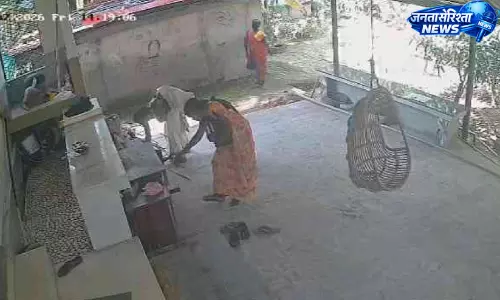अंदाथोडु में दिनदहाड़े चोरी की घटनाओं से दहशत, CCTV में कैद हुआ महिलाओं का गिरोह