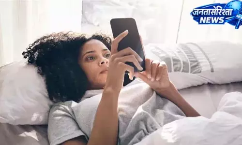 सुबह का पहला काम फोन चेक करना कितना सही?