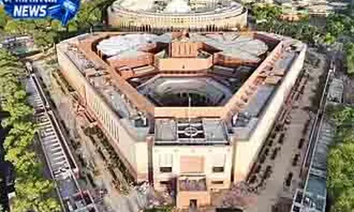 Delhi छात्रों पर कार्रवाई को लेकर विपक्ष का हमला तेज