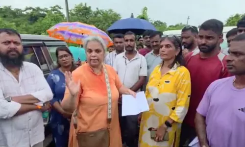 प्रशासनिक कार्रवाई: मवेशी शेड ढहाने के फरमान से स्थानीय लोगों में आक्रोश
