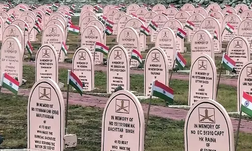 अटूट संकल्प, सर्वोच्च बलिदान: विजय दिवस पर YS जगन ने कारगिल के नायकों को श्रद्धांजलि दी