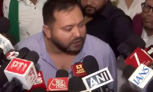 Tejashwi Yadav ने छात्रों की रिहाई नहीं होने पर बड़े आंदोलन की दी चेतावनी Tejashwi Yadav ने छात्रों की रिहाई नहीं होने पर बड़े आंदोलन की दी चेतावनी