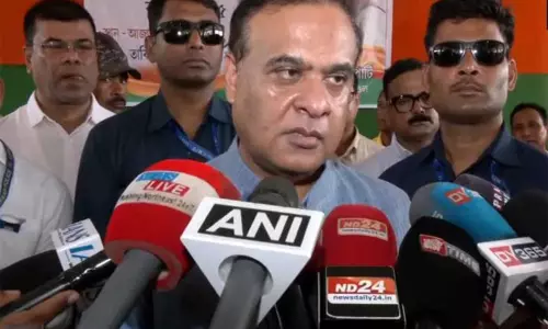 असम बाढ़ में 66 मौतें, राहत के लिए BJP जुटाएगी 12 करोड़ रुपये असम बाढ़ में 66 मौतें, राहत के लिए BJP जुटाएगी 12 करोड़ रुपये