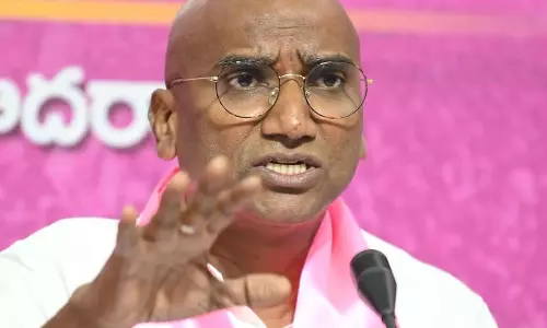 BRS नेता प्रवीण कुमार ने केंद्रीय मंत्री बंदी संजय कुमार के इस्तीफ़े की मांग की BRS नेता प्रवीण कुमार ने केंद्रीय मंत्री बंदी संजय कुमार के इस्तीफ़े की मांग की