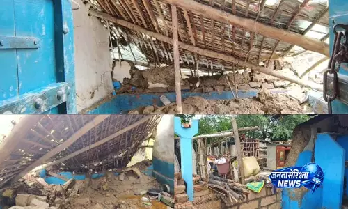 Surendranagar में बारिश का कहर, 50 से ज्यादा गांवों का संपर्क टूटा Surendranagar में बारिश का कहर, 50 से ज्यादा गांवों का संपर्क टूटा