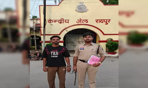 गुढ़ियारी में बाइक चोरी करने वाला बदमाश गिरफ्तार गुढ़ियारी में बाइक चोरी करने वाला बदमाश गिरफ्तार