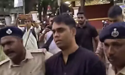 पणजी में ‘फ़्री उमर खालिद’ वाला प्लेकार्ड रखने पर युवक हिरासत में पणजी में ‘फ़्री उमर खालिद’ वाला प्लेकार्ड रखने पर युवक हिरासत में