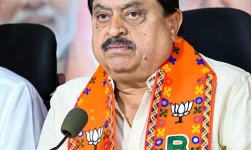 तेलंगाना भाजपा ने फीस वापसी के मुद्दे पर मुख्यमंत्री रेवंत रेड्डी के इस्तीफे की मांग की तेलंगाना भाजपा ने फीस वापसी के मुद्दे पर मुख्यमंत्री रेवंत रेड्डी के इस्तीफे की मांग की