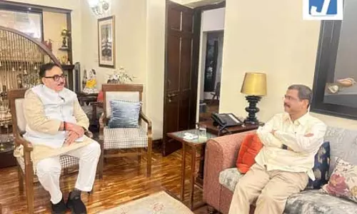 महेंद्र नाथ पांडेय ने धर्मेंद्र प्रधान से की मुलाकात, कहा- पद नहीं, आचरण से बड़े नेता हैं