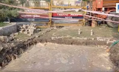 सोसायटी में बच्चे की मौत मामले में ग्रेटर नोएडा प्राधिकरण की तीन अधिकारियों पर गिरी गाज