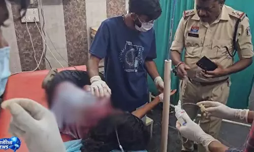 CG BREAKING: नेहरू पार्क में युवती पर चाकू से हमला, बाइक सवार आरोपी फरार