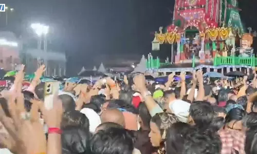 अधरा पाना अनुष्ठान के दौरान पुरी में तेज बारिश, भगवान जगन्नाथ मंदिर में श्रद्धालुओं की आस्था जारी