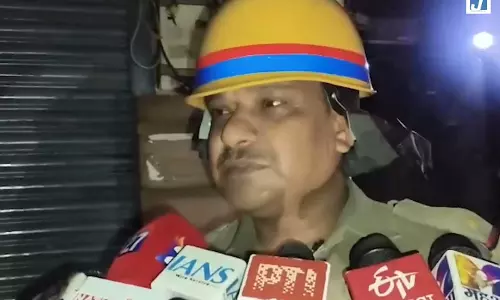 कपड़े की दुकान में लगी भीषण आग, फायर ब्रिगेड ने कड़ी मशक्कत के बाद पाया काबू