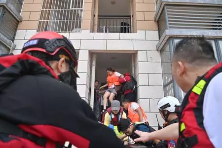 चीन: चक्रवात नौल के खतरे के बीच ग्वांगडोंग में 3.4 लाख से अधिक लोगों को सुरक्षित स्थानों पर पहुंचाया गया चीन: चक्रवात नौल के खतरे के बीच ग्वांगडोंग में 3.4 लाख से अधिक लोगों को सुरक्षित स्थानों पर पहुंचाया गया