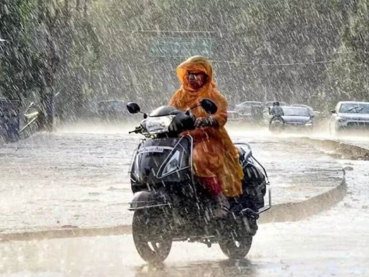 उत्तर प्रदेश में फिर बदलेगा मौसम का मिजाज, 27 जुलाई से मॉनसून होगा सक्रिय उत्तर प्रदेश में फिर बदलेगा मौसम का मिजाज, 27 जुलाई से मॉनसून होगा सक्रिय